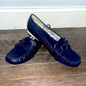 Womens navy blue Bandolino flats with bow detail